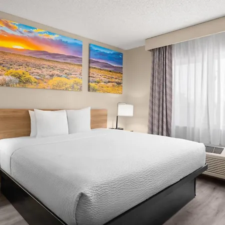 Days Inn & Suites By Wyndham Airport Albuquerque-2